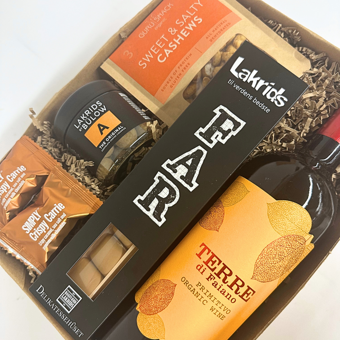 Gave til far | Med rødvin, lakrids og snacks