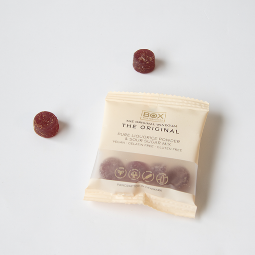 Vegansk skovbær og lakrids vingummi med lakridspulver og sour sugar coating – gelatinefri og smagfuld snack