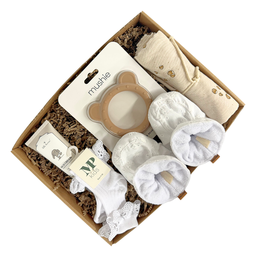 Luksus barselsgave med babysko, sokker, bidering og babypleje i gaveæske