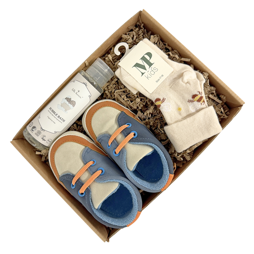 Baby gaveæske med babysko, MP sokker og baby badesæbe i gaveæske