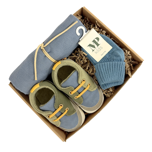 Baby gaveæske med babysko, MP sokker og stofklud i blå nuancer