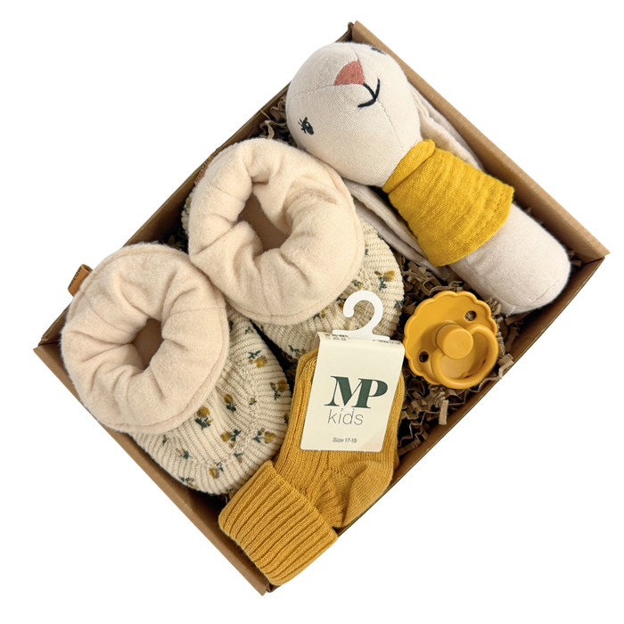 Barselsgave | Sød gave med futter og kanin-rangle