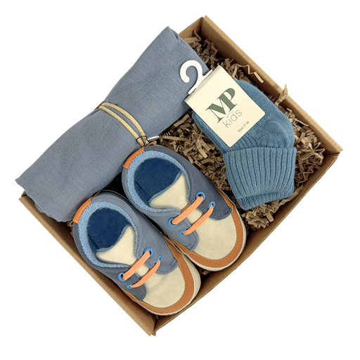 Baby gaveæske med babysko, MP sokker og stofklud i gaveæske