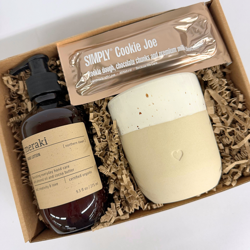 Gaveæske med keramik og håndcreme