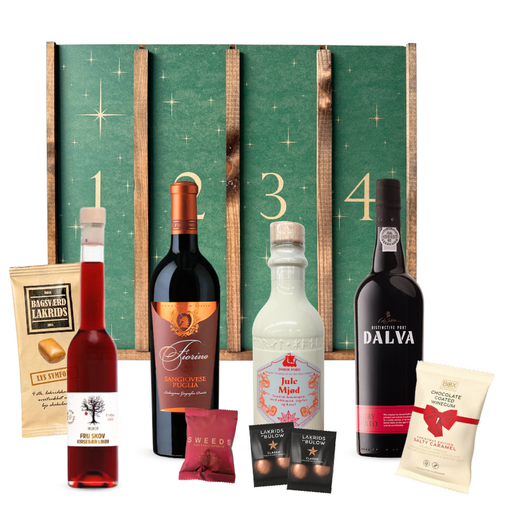 Adventskalender med Kirsebær Likør, Rødvin, Jule Mjød og Portvin samt masser søde lækkerier. 