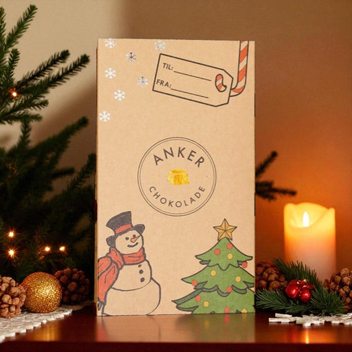 Økologisk børnejulekalender fra Anker Chokolade – håndlavet dansk chokolade med klassiske og børnevenlige smage, lavet af kvalitetsråvarer.	