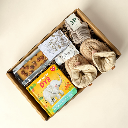Sød barselsgave med chokolade og luksus baby produkter
