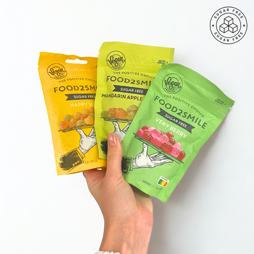 Sampak med 3 poser sukkerfrit slik – vælg mellem frugt, cola, lakrids, surt eller mandarin-æble. Vegansk, glutenfri og perfekt til gave, hygge eller selvforkælelse.