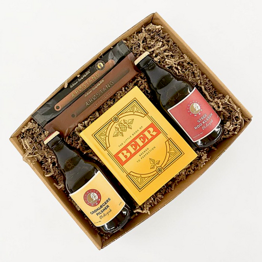 Gaveæske til Fars Dag med to specialøl fra Møn Bryghus, en bog om øl og to lakridsstænger fra Hattesen's Lakridskonfekt