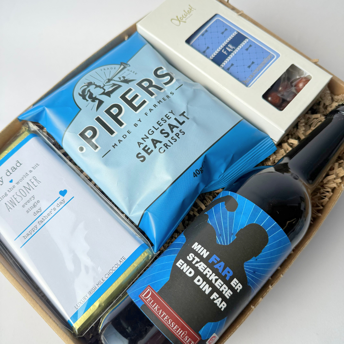 Flot fars dags gave med specialøl med sjov motiv, chokolade og snacks.
