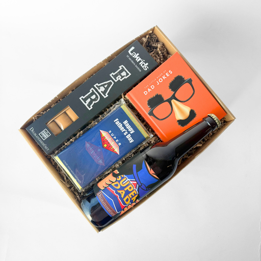 Fars dags gave med dad-jokes bog, øl, chokolade og lakrids til verdens bedste far