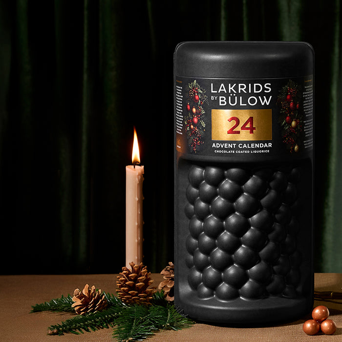 Familiejulekalender med Lakrids by Johan Bülow, fyldt med gourmetlakrids til 4 personer.	