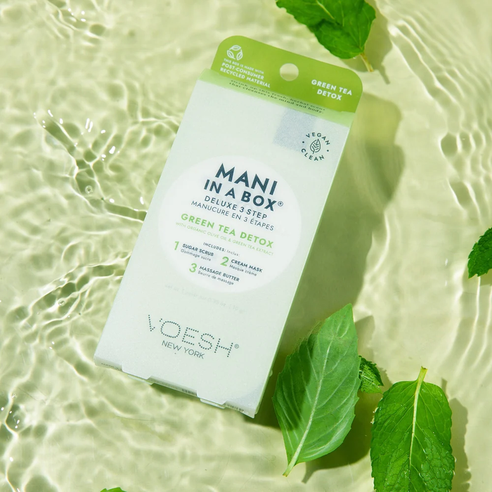 Med dette kit er det ”Detox time”; er med indhold af grøn the ekstrakt, som er anti-bakterielt. Desuden med antioxidanter, som samtidig mindsker graden af skader forårsaget af stråler fra de frie radikaler, der kan medvirke til at give en tør og rynket hud.