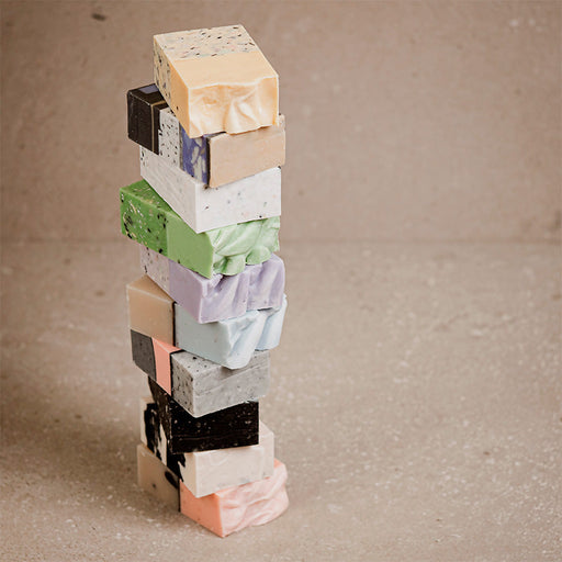 Flot gaveæske med 3 sæbebarer af forskellige dufte fra Badeanstalten 