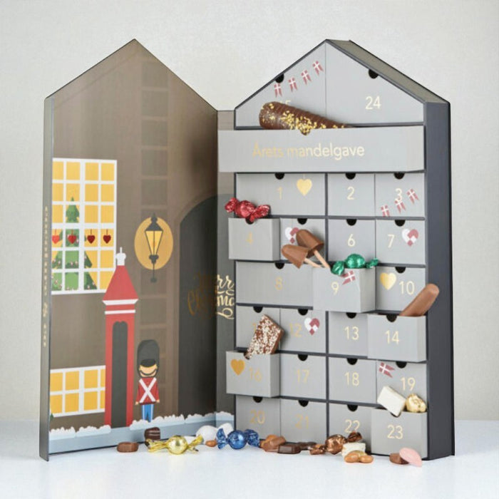 Familiekalender | Julehus fra Cocoture | inkl. mandelgave | 2025