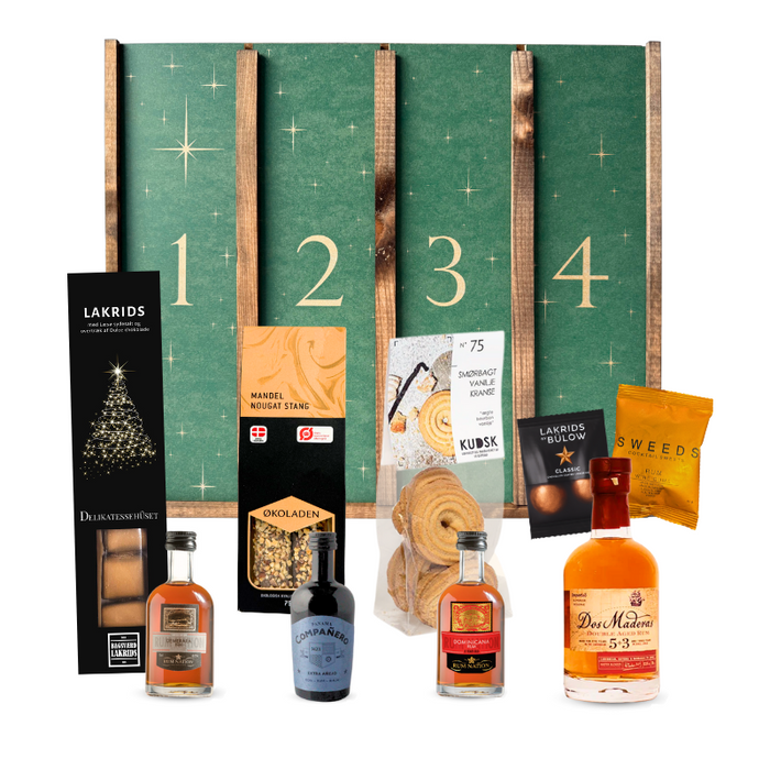Adventskalender med rom, lakrids, chokolade og småkager. Forkælelse til én der elsker rom. 