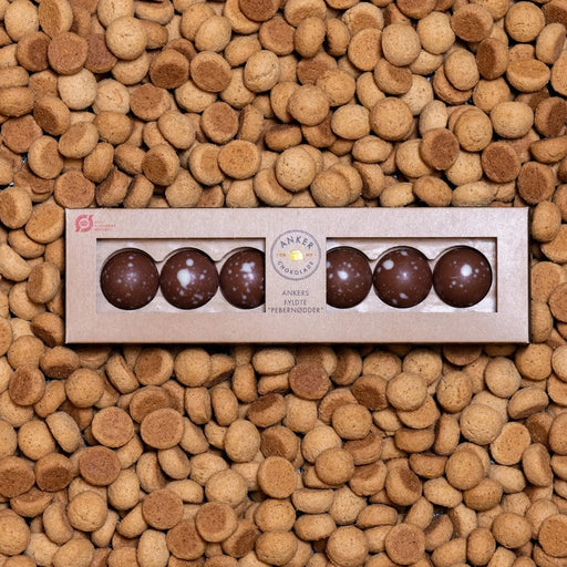 Fyldte pebernøddechokolader 6 stk. | Anker i Anker Chokolades originale æske