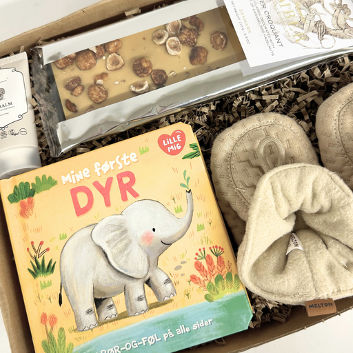 Sød gave til mor og baby med lækkerier til begge i gul