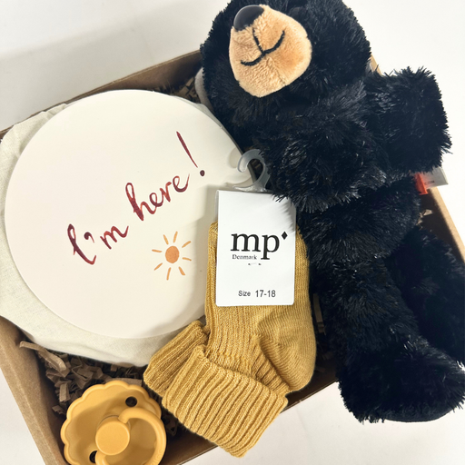 Lille og sød barselsgave med krammeven og milepælskort