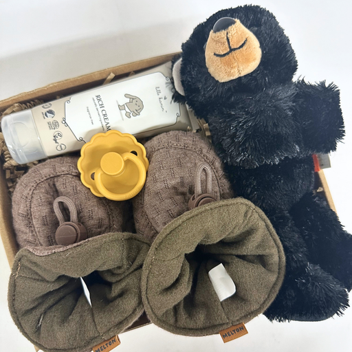 Lille gave med krammeven, futter, sut og creme